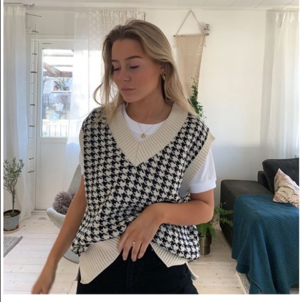 Houndstooth Sweater Vest